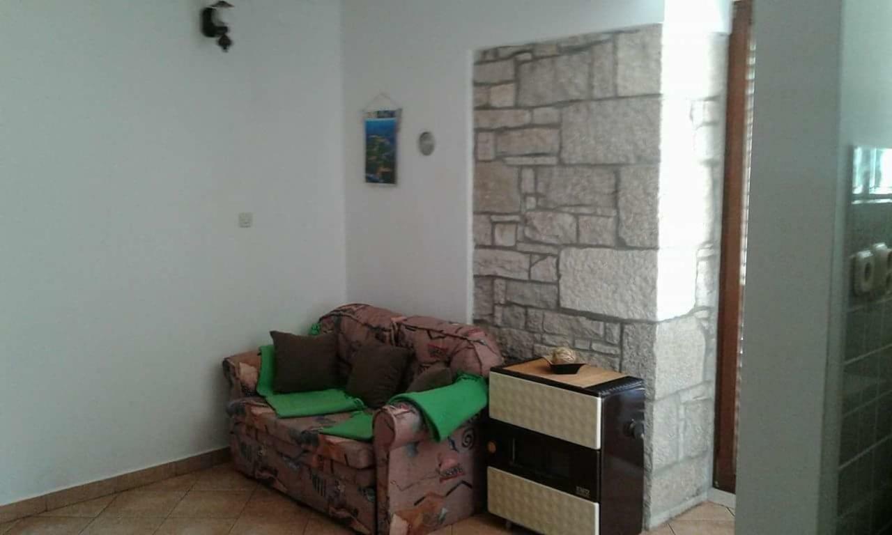 Apartment Tijano Krnica Exterior photo